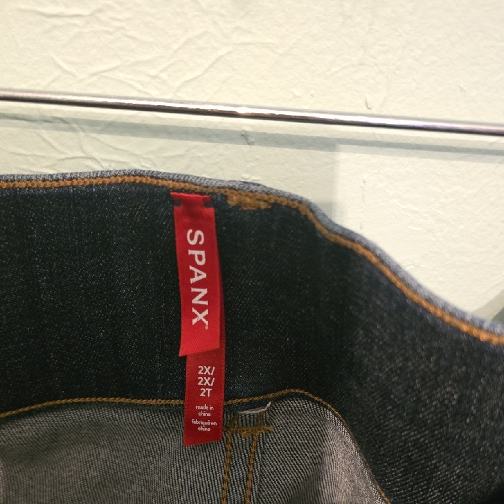 SPANX Dark Blue Flare Jeans 2X (22-24) **LIKE NEW** - Picture 2 of 11